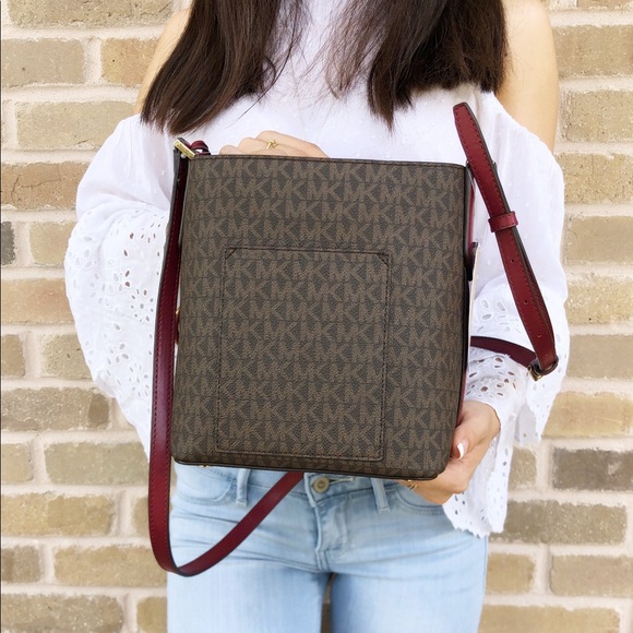 Gaby’sBags👜💕- NWT Michael Kors Crossbody - Picture 2 of 4